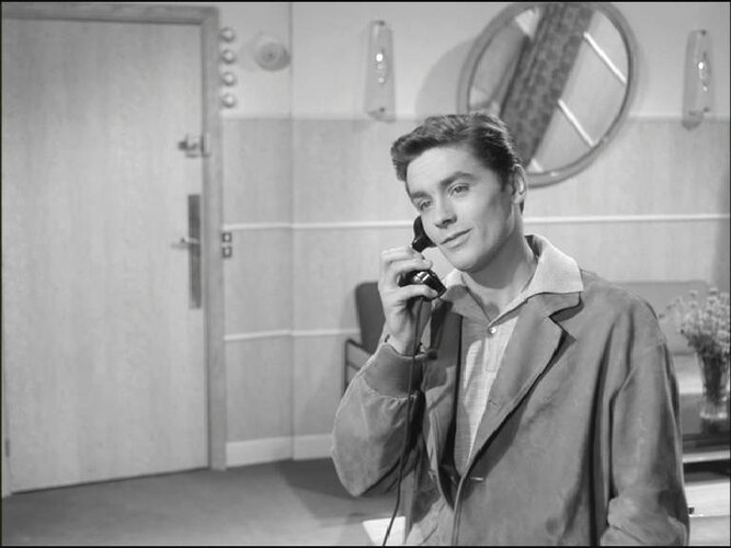 Alain Delon (3).jpg