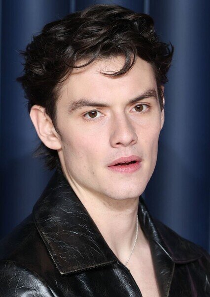 actor-louis-partridge-1664508_large.jpg