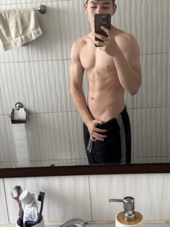 Looksmaxxing de tamaño pequeño.png