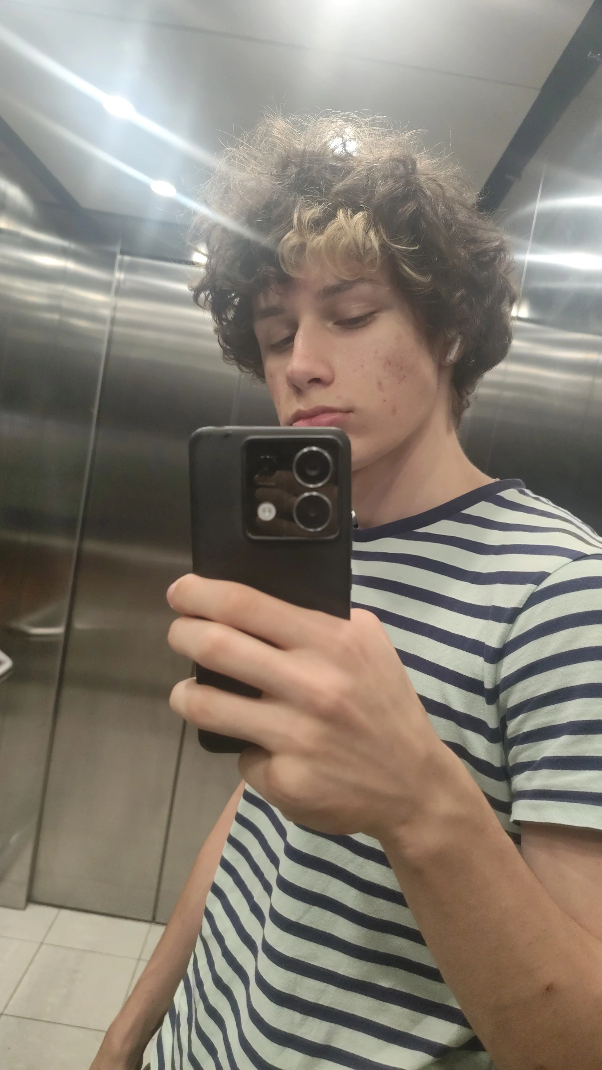 1000048822