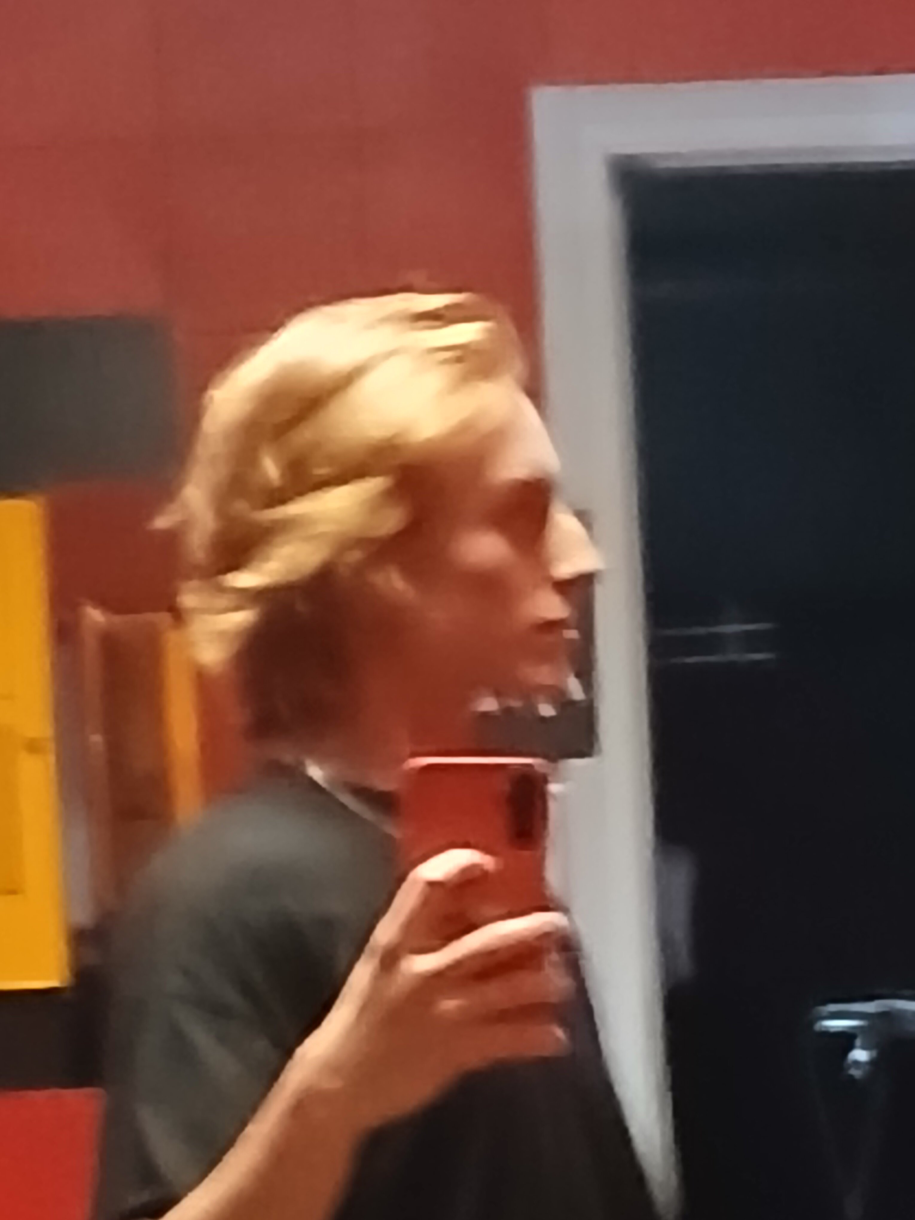 1000048290