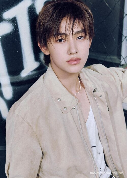 seonghyeon-cortis-weverse-magazine-august-2025-issue-v0-cpb2b818lplf1.jpg