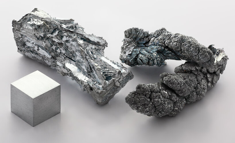 Zinc fragment sublimed and 1cm3 cube