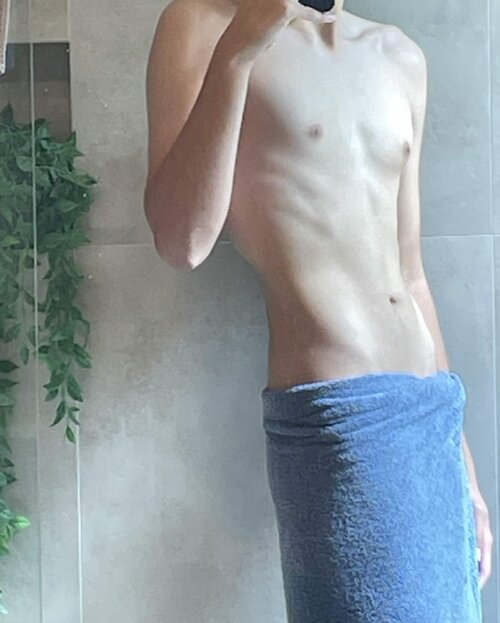selfie 2 - lean.jpg