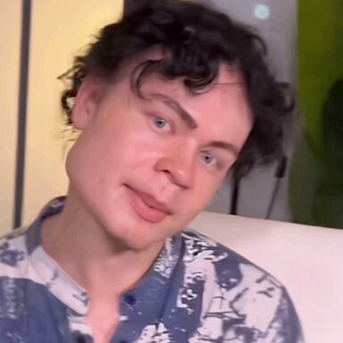 386983