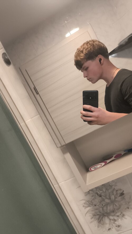Snapchat-1744487840.jpg